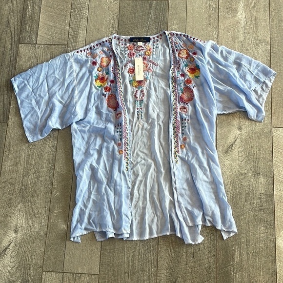 Francesca's Size Small Floral Embroidered Bohemian Style Kimono Top - Picture 4 of 8